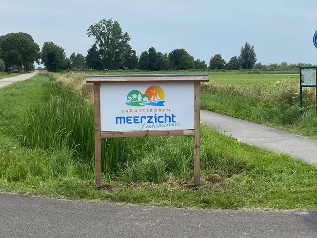 Bord meerzicht langs roderwolderdijk