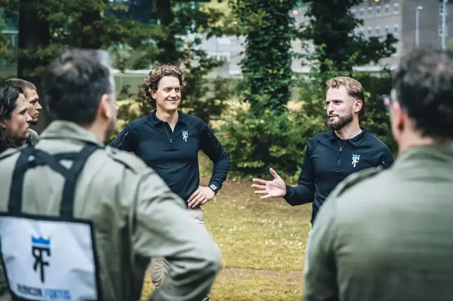 Training leiderschap weerbaarheidstraining teambuilding outdoor